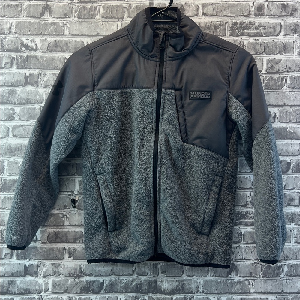 Boy's Under Armour Charcoal‎ and Black Fleece Jacket